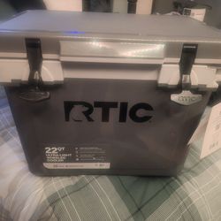 Artic cooler 22qt