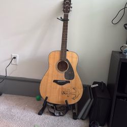 Yamaha Acoustic Guitar w/ Strap & Stand