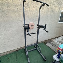 Pull Up Bar / Dip Station 