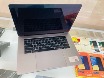MacBook Pro 2018 16gb ram 512gb ssd