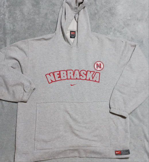 Mens Size Medium Nebraska Cornhuskers Hoodie Pullover Coat Jacket Stitched