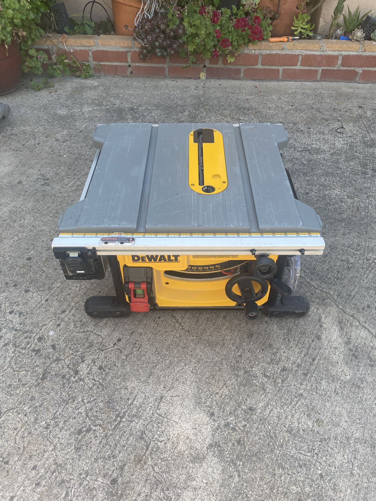 8.25” DEWALT Table Saw