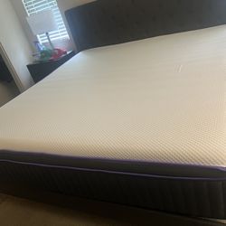 Barely Used Bedroom Set With New Mattress 
