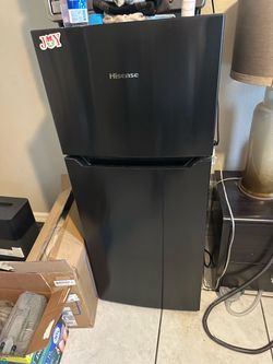 Small refrigerator freezer combination