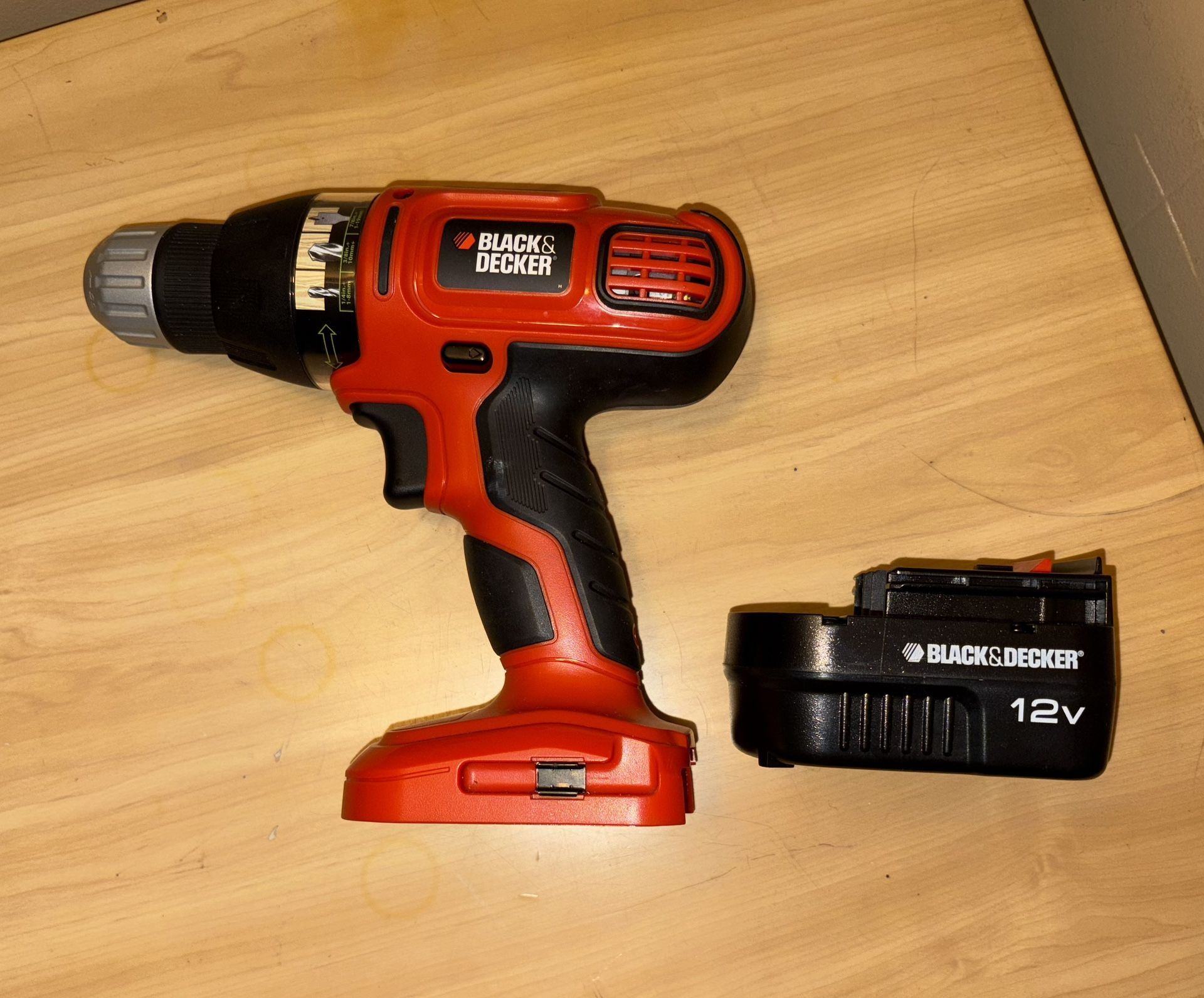 Black & Decker 12V Drill & Battery