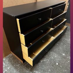 8 drawers dresser / Eight drawers dresser