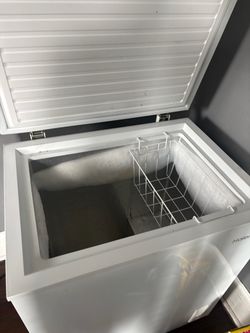 Deep freezer