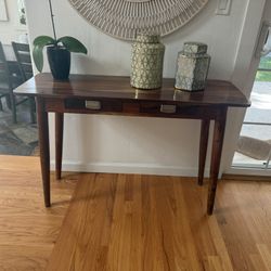 Wood Console Table – Excellent Condition