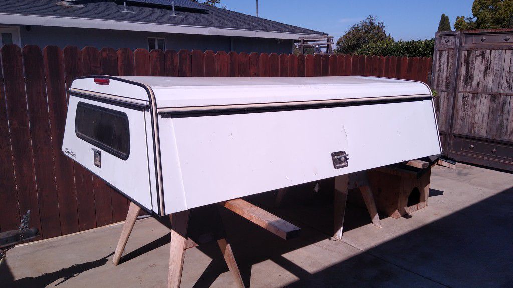 Utility camper shell 8 ft.