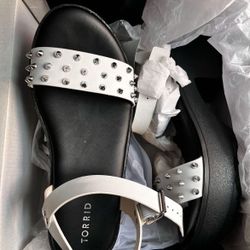 torrid women shoe size 8.5