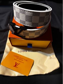 Louis V belt White on black