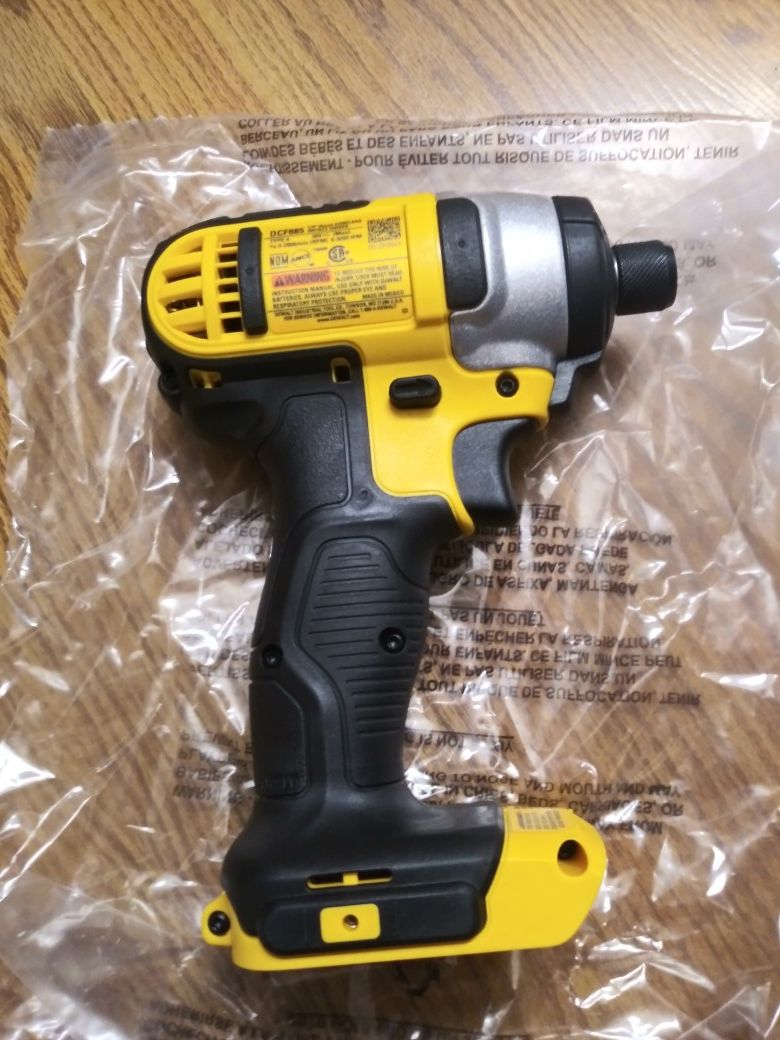 20 v impacto dewalt