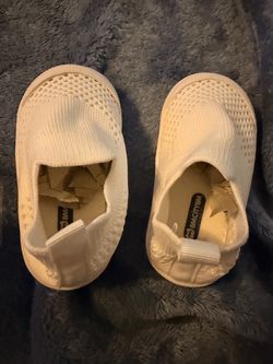 Baby shoes size 5 toddler