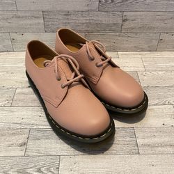 Dr. Martens AirWare Virginia Leather Oxford 