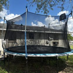 Trampoline 