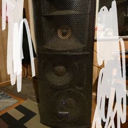 Professional VocoPro Audio Mixer + Mackie SA1232 Speaker