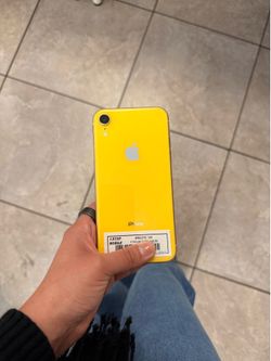 iPHONE XR UNLOCKED 128GB