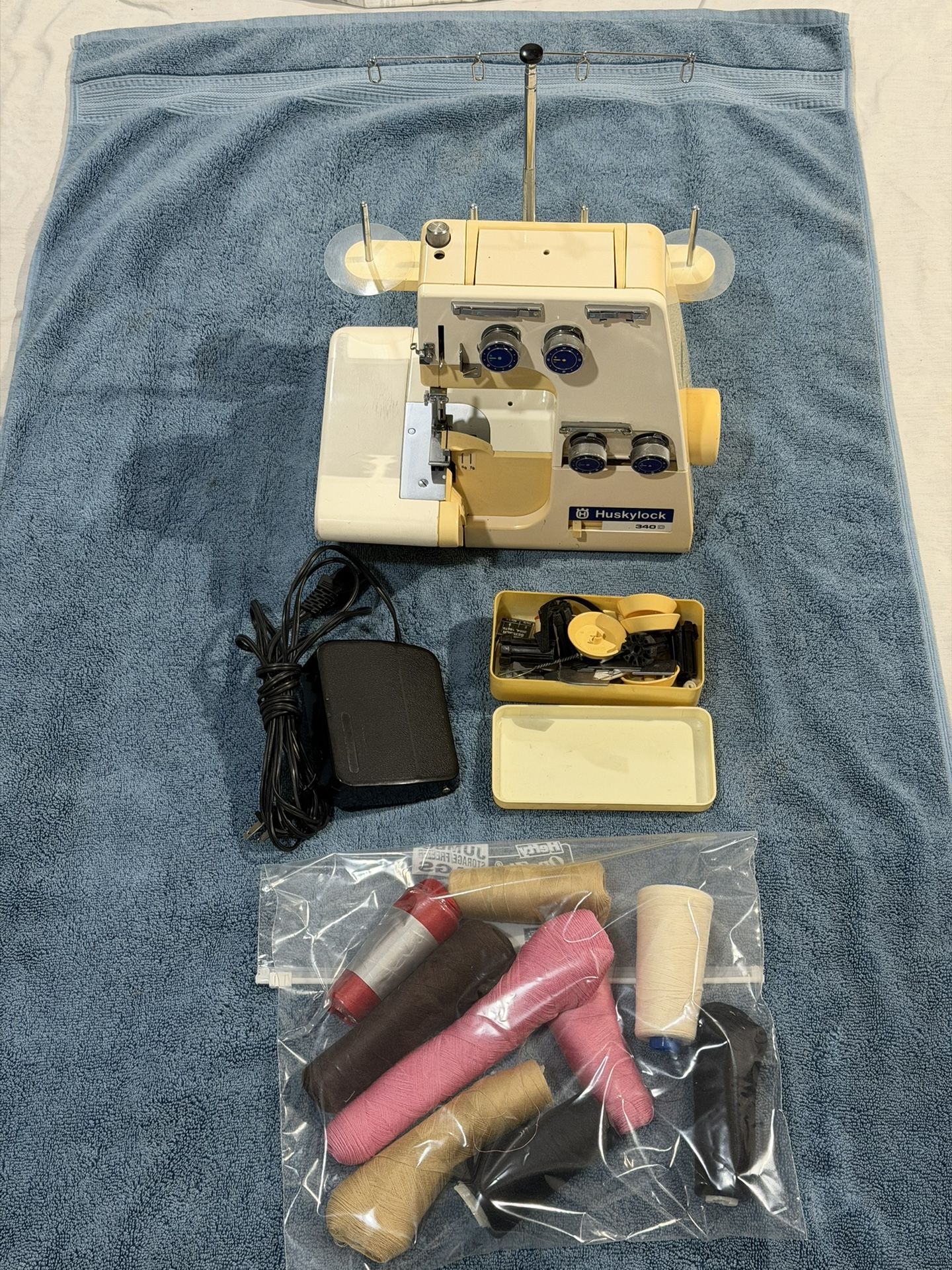 Viking Huskylock 340D Serger Machine + Accessories