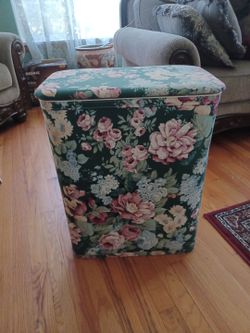 Laundry hamper