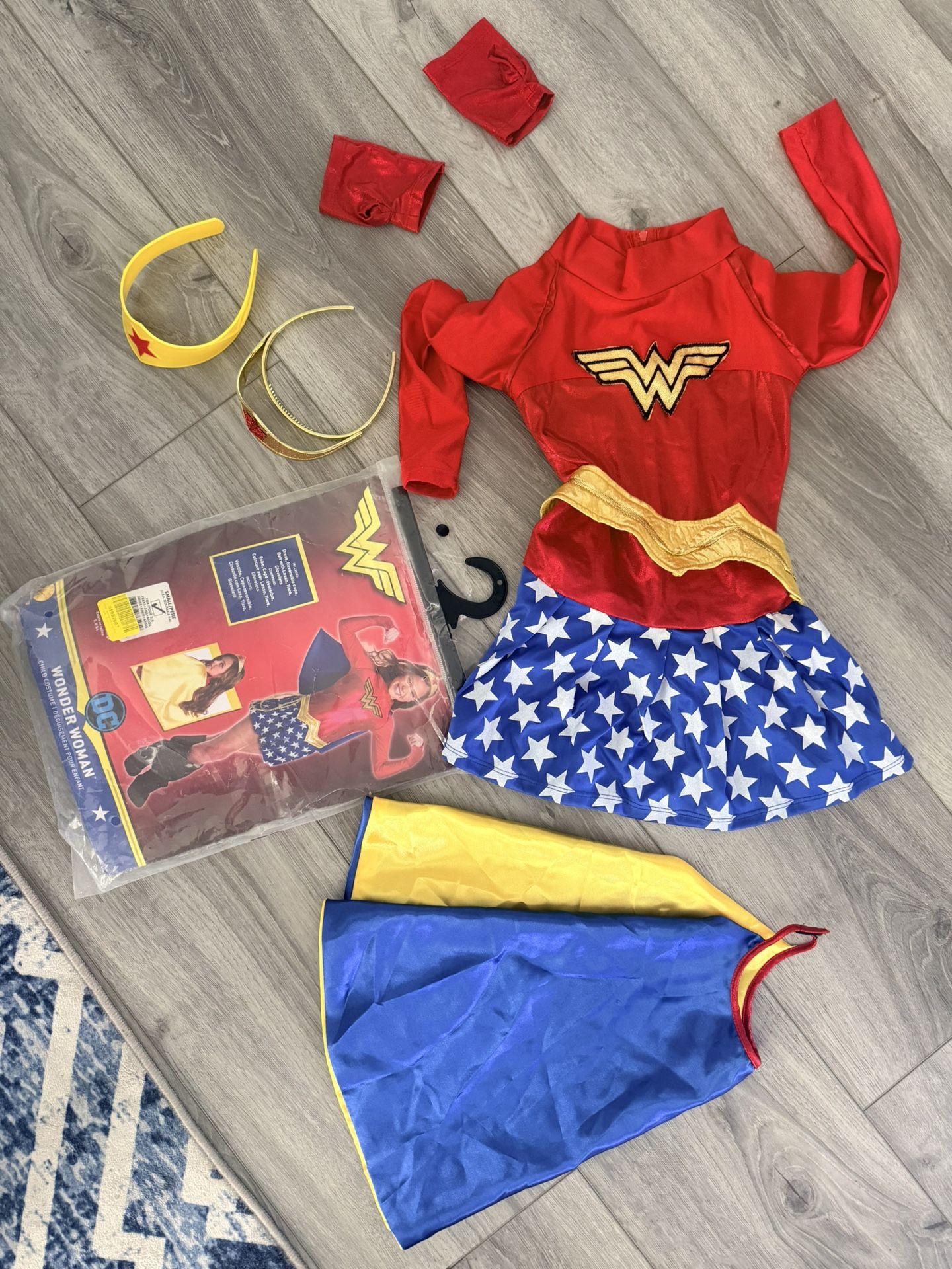 Wonder women kids costume size 4-6