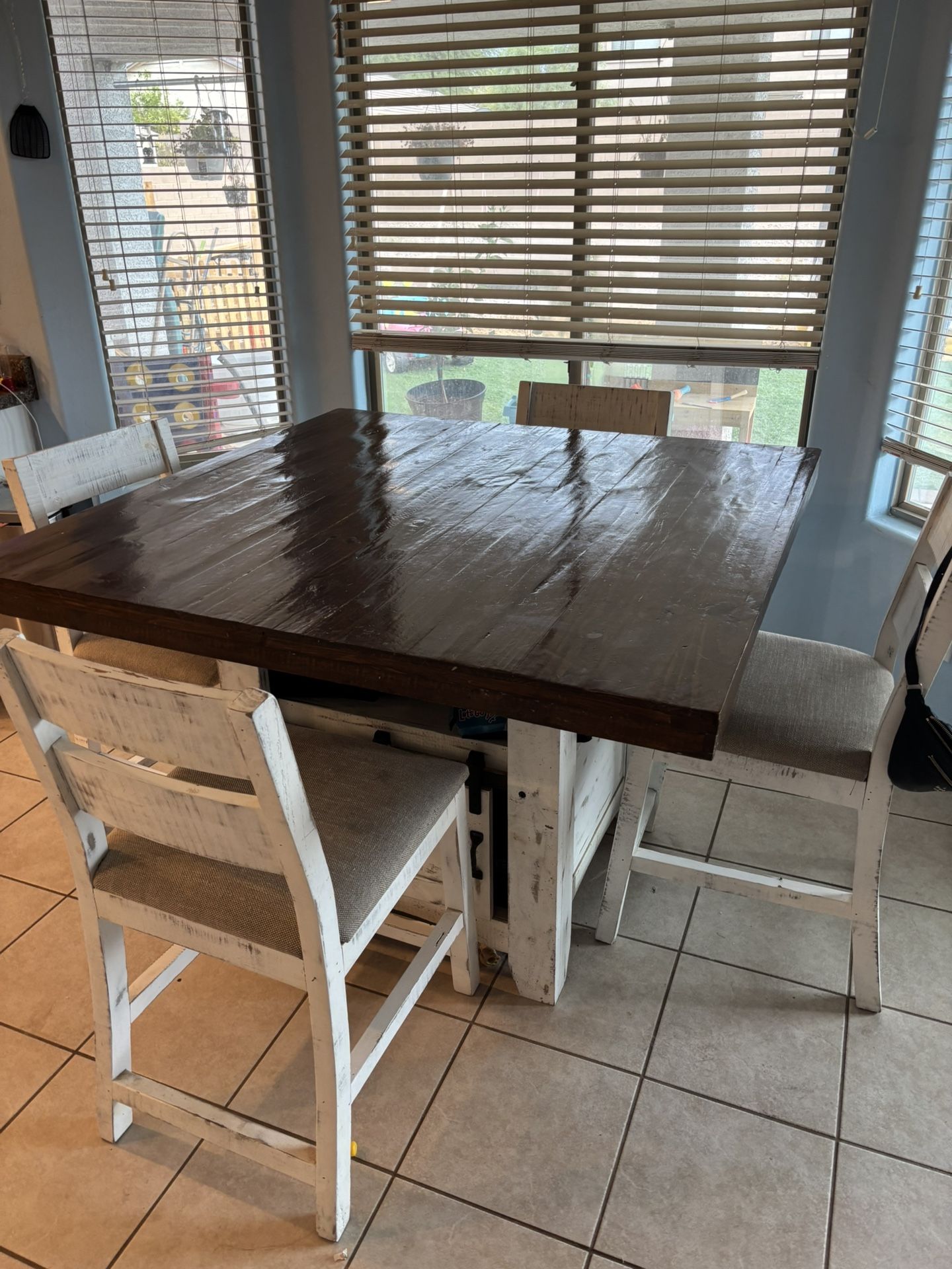 Table And 4 chairs 