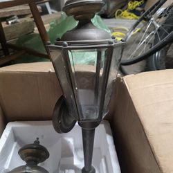 2 outdoor patio lights