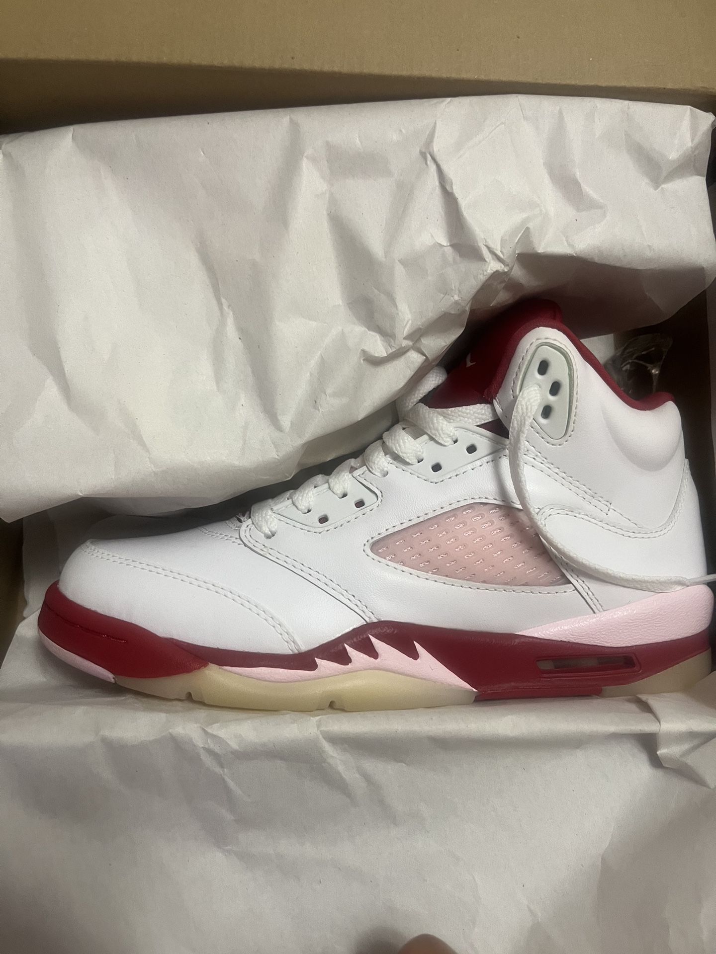 Jordan 5 retro pink foam Gradeschool size 7 