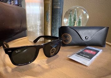 Ray-Ban Wayfarer Sunglasses