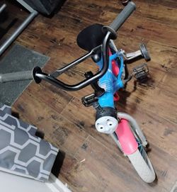 Bike 12" with training wheels