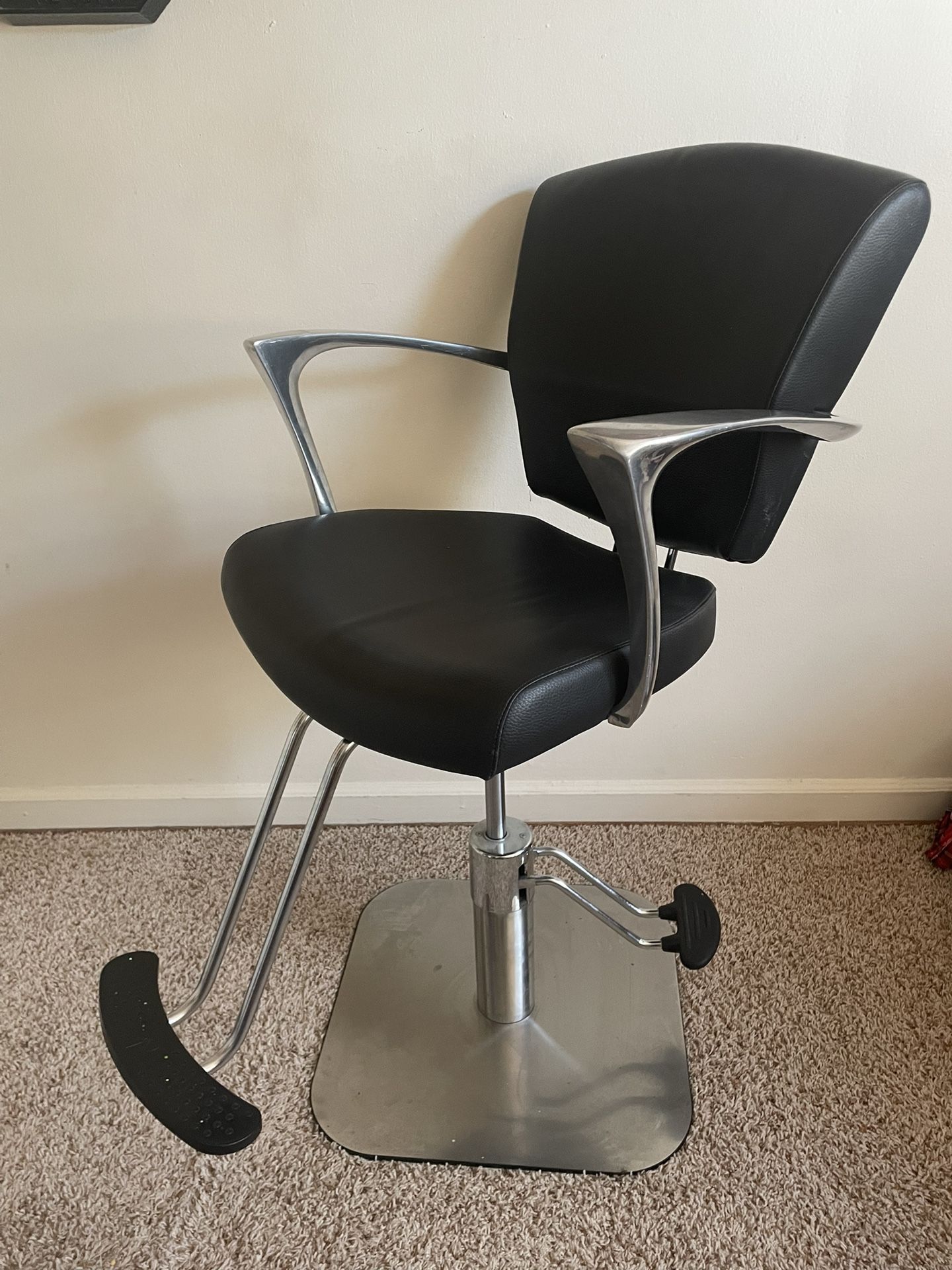 Salon Ambience Styling Chair