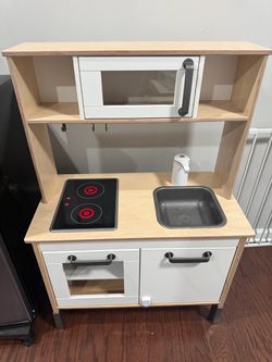 Children’s Play Kitchen Montessori working sink