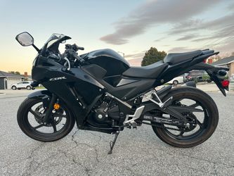 2016 Honda CBR300R
