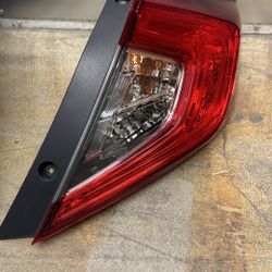 16-20’ Honda Civic Right Taillight 