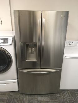 LG REFRIGERATOR FRENCH DOOR