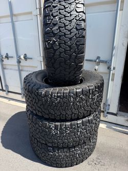 315/70/17 Bfgoodrich set of 4