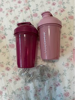 Shaker cups