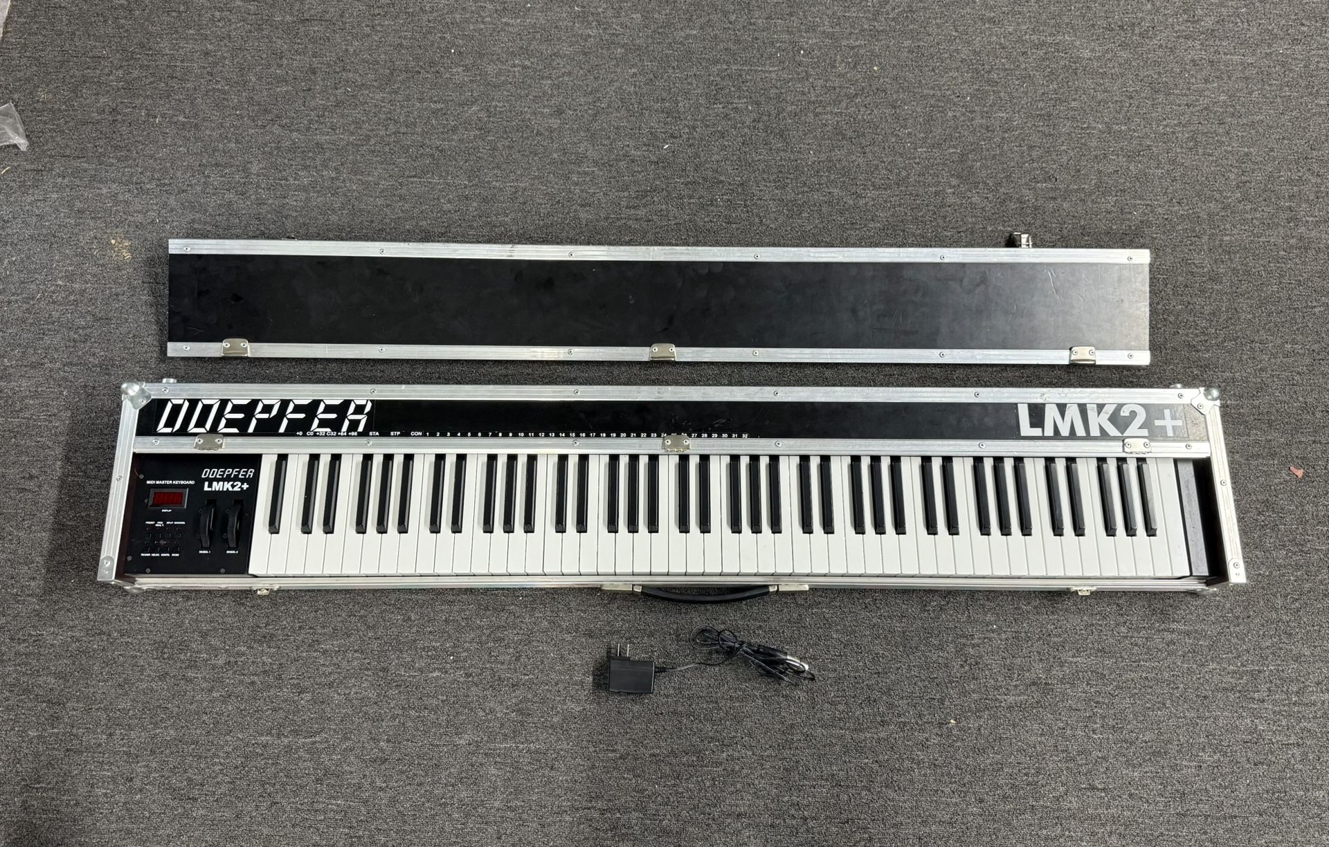 Doepfer LMK2+ 88 key MIDI Master Keyboard Controller with Case ~ Black