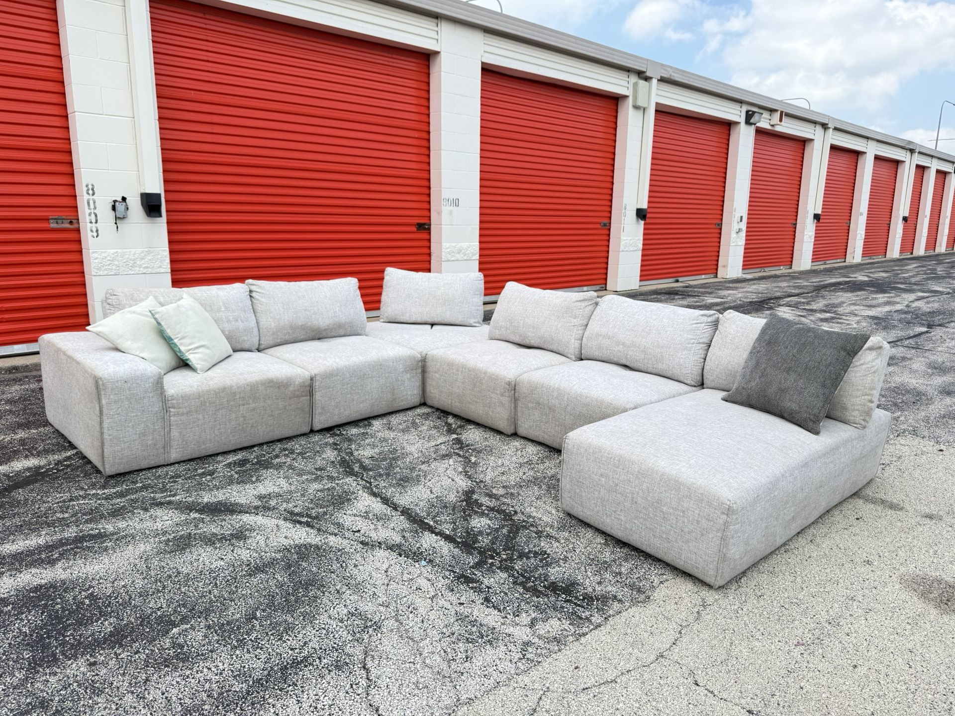 6 Pieces Modular Sectional Couch with Adjustable Backrest! ***Free CurbSide Delivery***