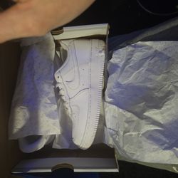 2 Pairs Kids Air Force 1s.