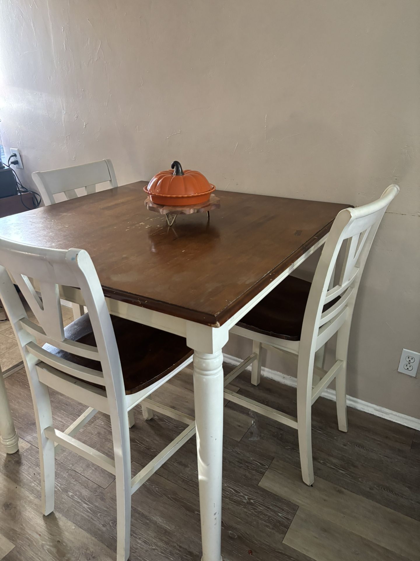 Dinning Table