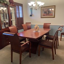 Beautiful Italian Dining Set Barely Use URGENT 
