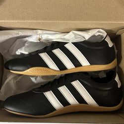 Women’s Adidas Court Lo Sz 8.5