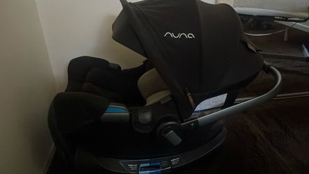 Nuna Infant Car Seat with Base