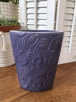 Vintage Jaliang Flower Vase