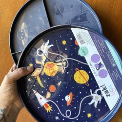 Zak! Astronaut  toddler plates (2)