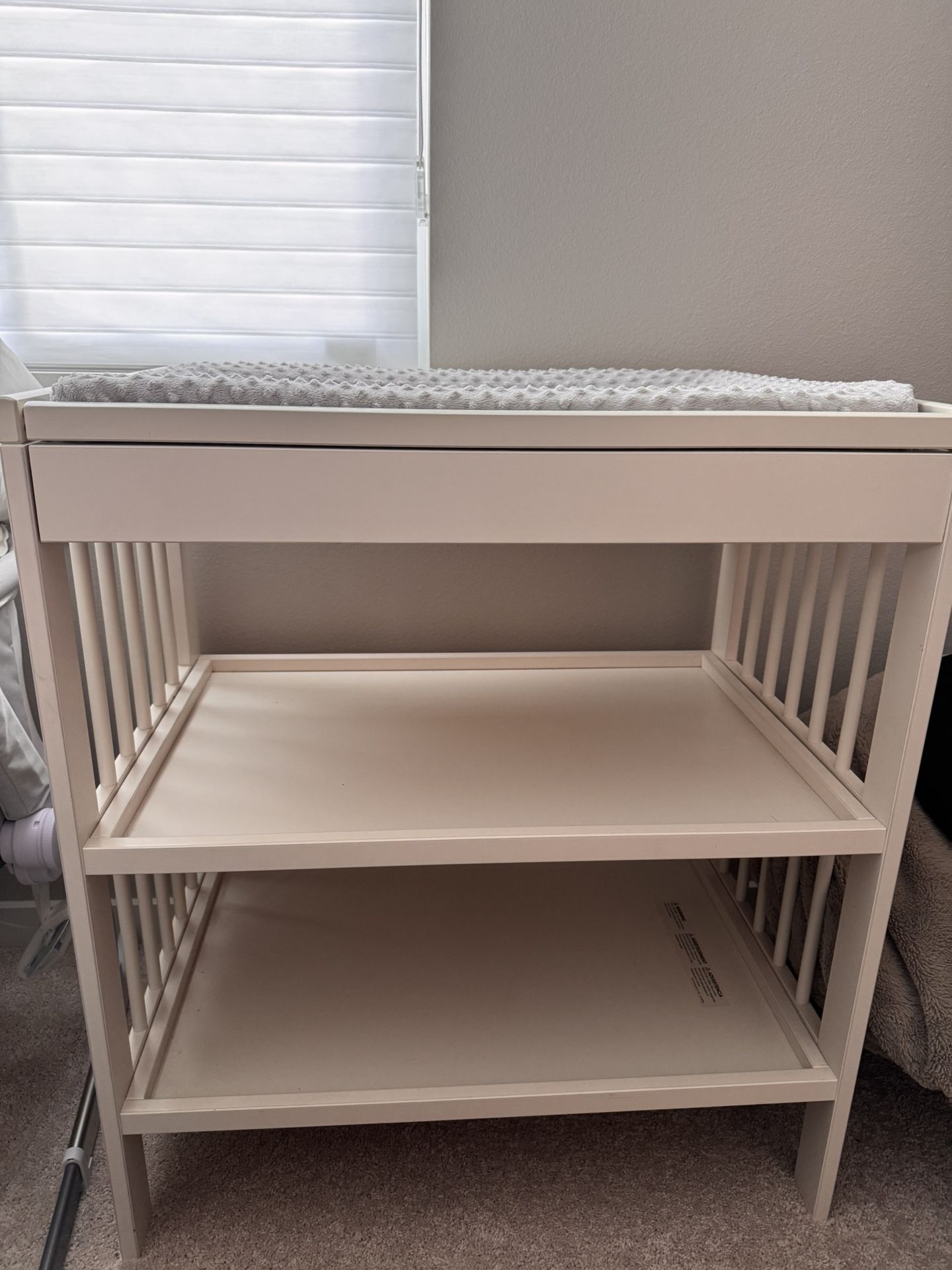 baby changing table 