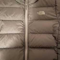 Black 550 North Face Puffer 