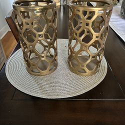 2 Candle Holders 