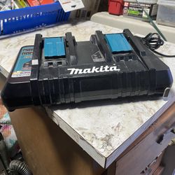 Charger makita 