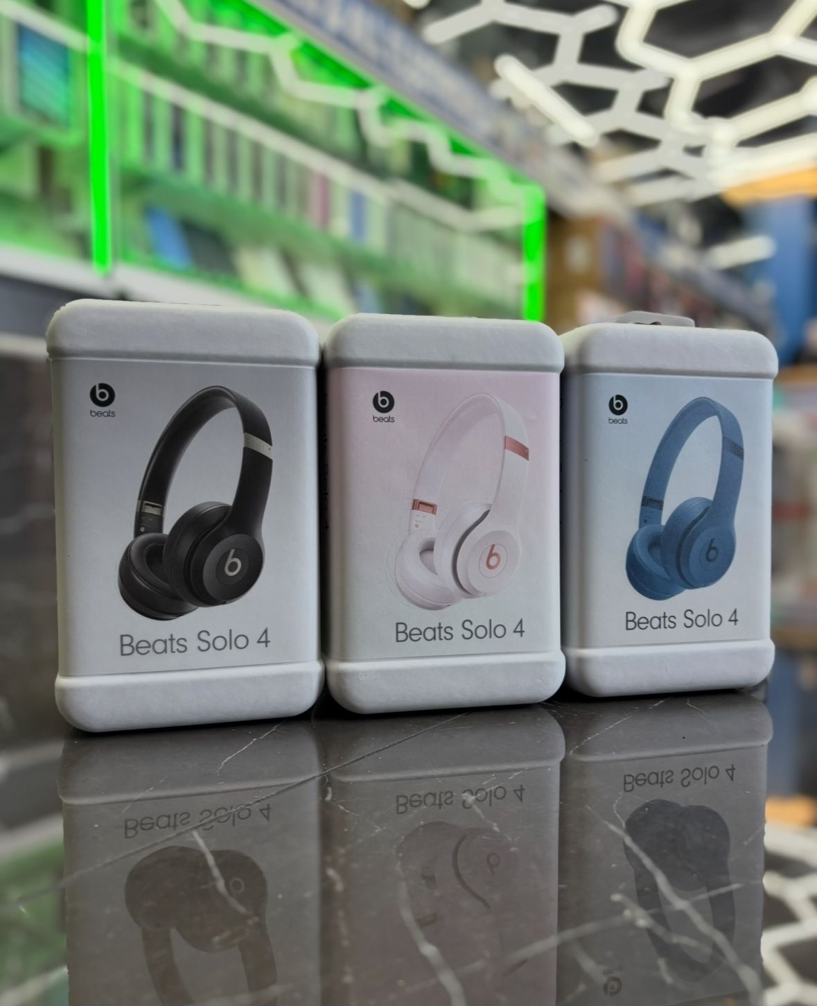 Beats Solo 4 (Take It Home In Payments/ llévalo a casa en pagos